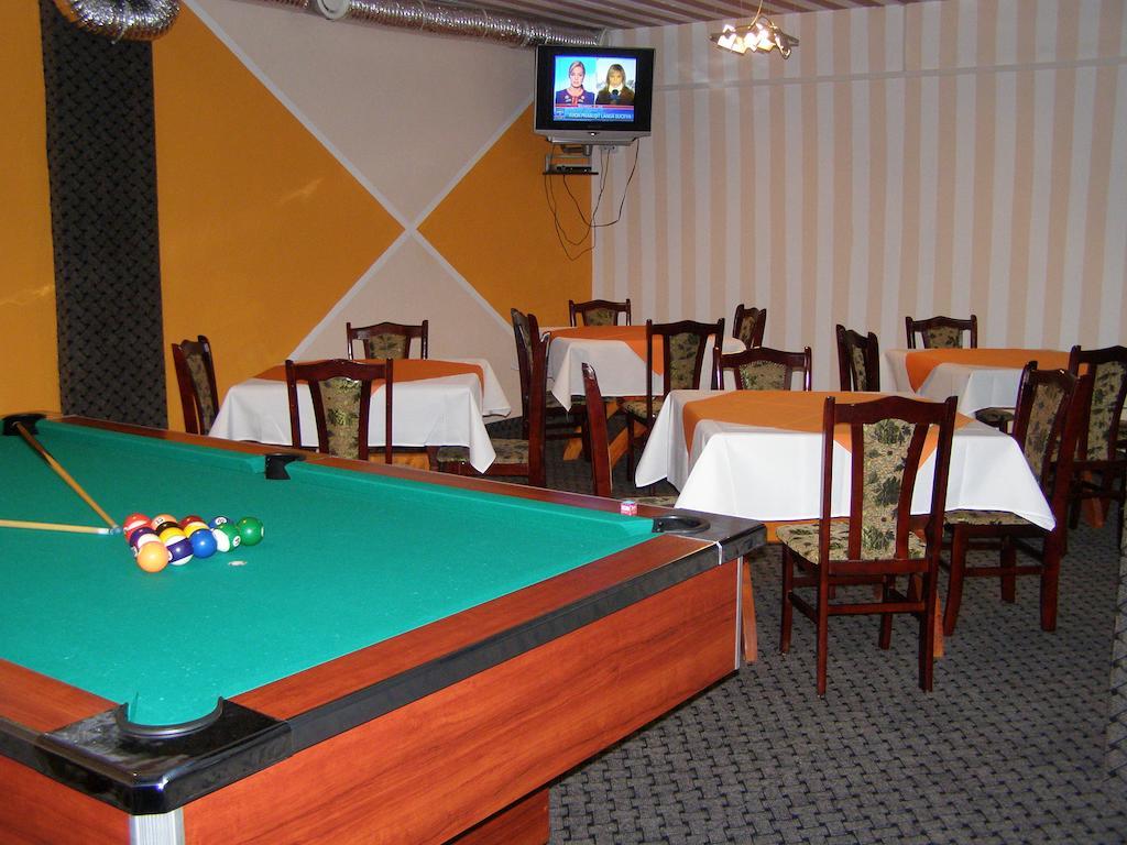 Denisa Hotel オトペニ エクステリア 写真