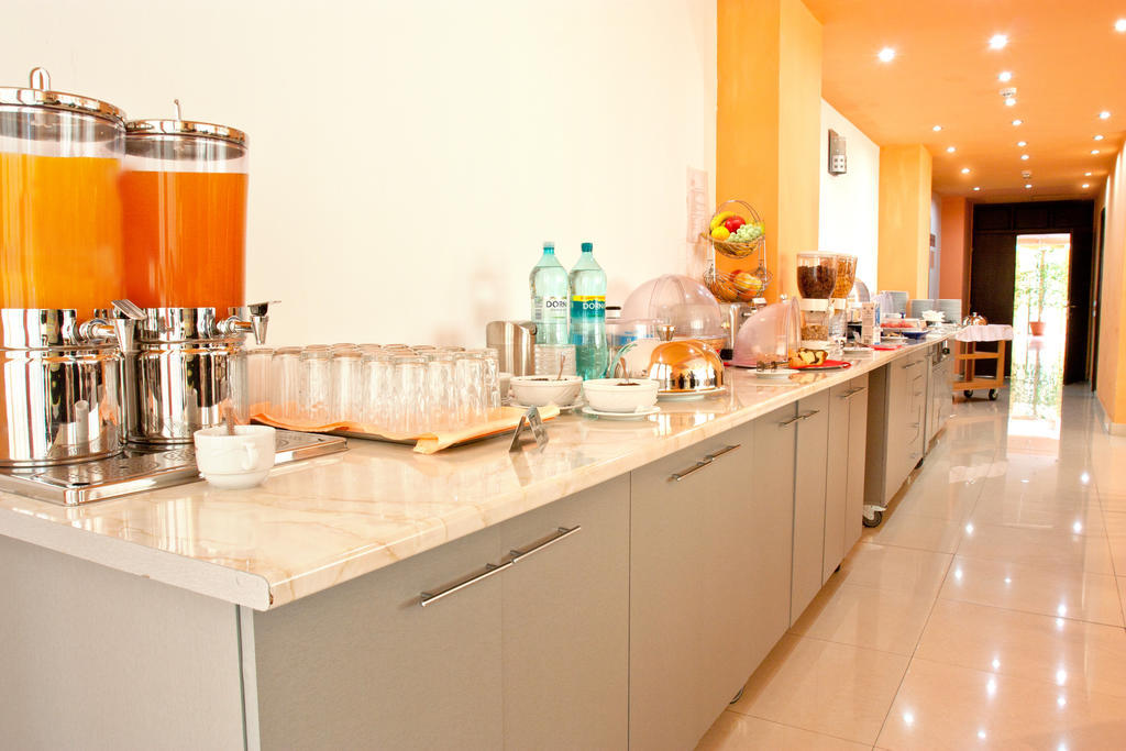 Denisa Hotel オトペニ エクステリア 写真